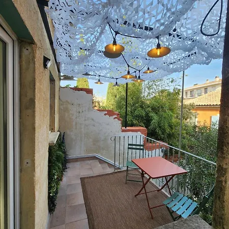 Апартаменты Le Petit Montmartre Chic Centre