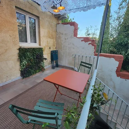 Le Petit Montmartre Chic Centre Апартаменты Ним