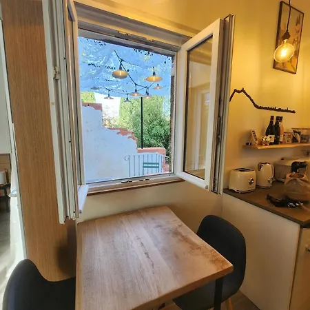 Le Petit Montmartre Chic Centre Ним