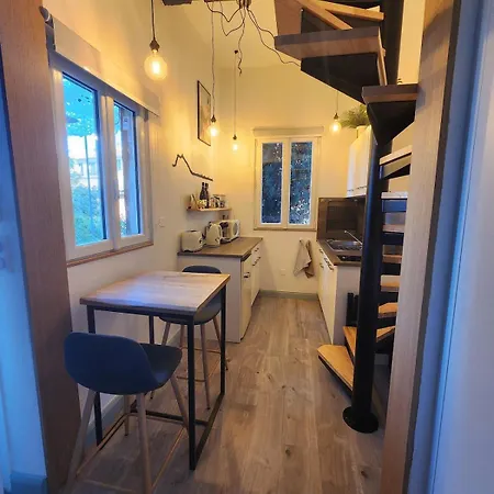 Le Petit Montmartre Chic Centre * Ним